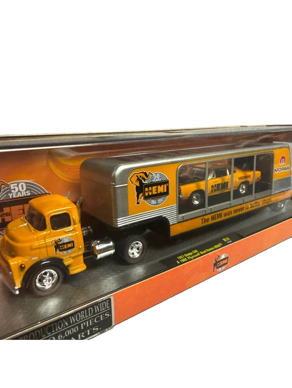 1:64 M2 Machines Auto-Haulers 1957 Dodge COE & 1969 Barracuda Road Runner Orange